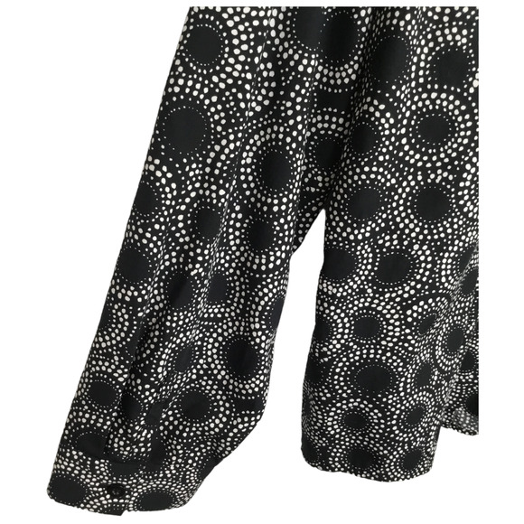Chicos Lorena Diva Dot Wrinkle Resistant Button Up Long Sleeve Black 3 - Picture 8 of 10